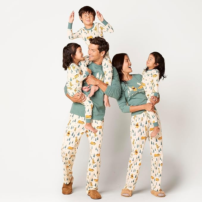 Amazon Essentials Disney Holiday Family Pajama Set