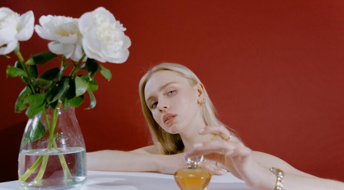 How to Make Perfume Last Longer by Proper Application and Storage Techniques How to make perfume last longer by proper application and storage techniques