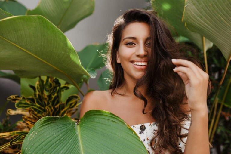 A Guide to Veganic Hair Oil: Unveiling the Power of Plants