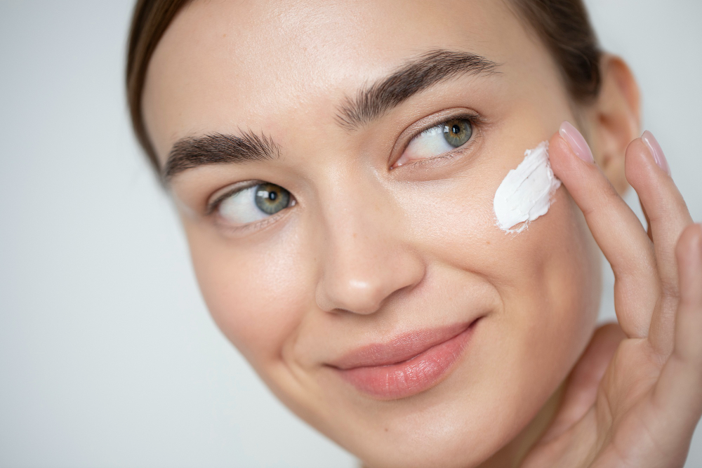 The Difference Between Moisturizer and Face Cream?