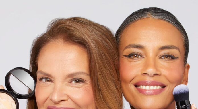 Laura Geller Baked Balance-n-Brighten Powder Foundation: My Honest Review Laura Geller Baked Balance-n-Brighten Powder Foundation