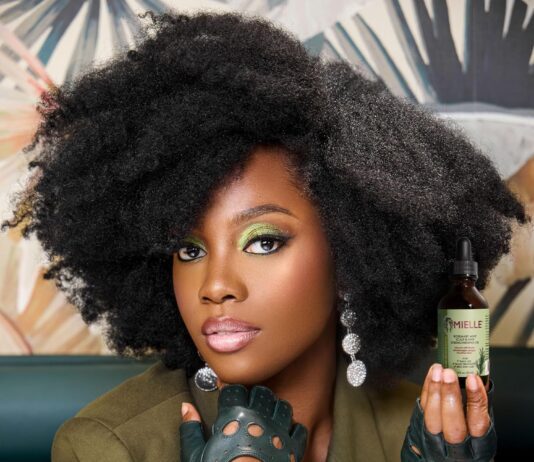 Mielle Organics Rosemary Mint Scalp Oil: User Reviews & Why You Need It Mielle Organics Rosemary Mint Scalp & Hair Strengthening Oil for All Hair Types